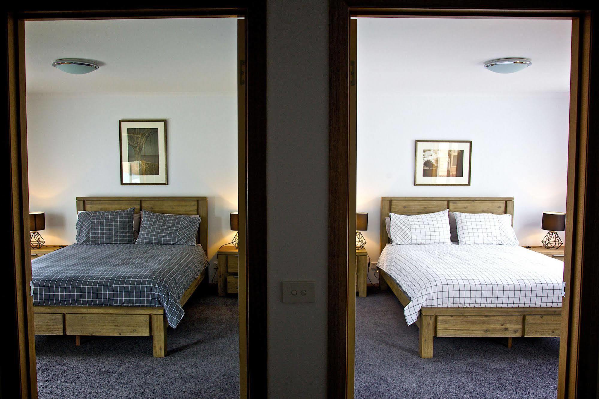 Penguin Beachfront Apartments Ngoại thất bức ảnh